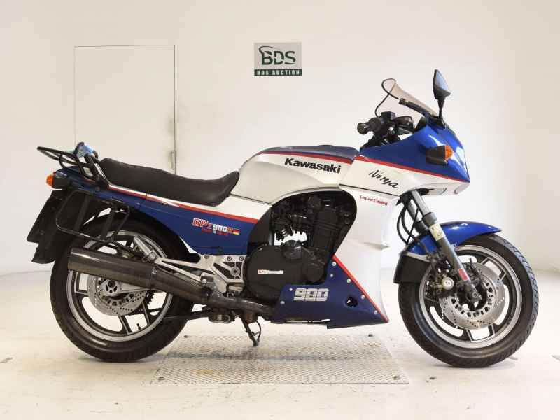 Kawasaki GPZ900R