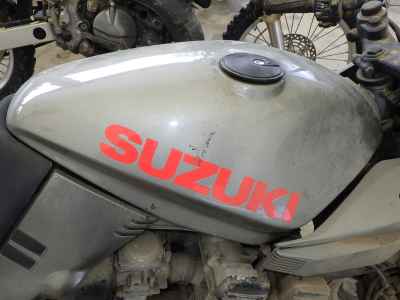 Suzuki GSX750S Katana