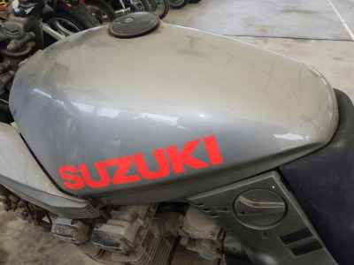 Suzuki GSX750S Katana