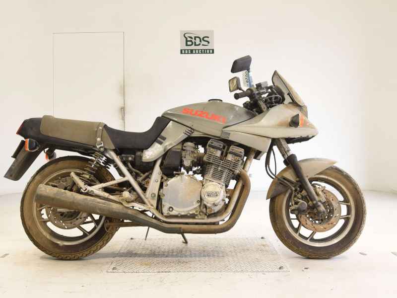 Suzuki GSX750S Katana