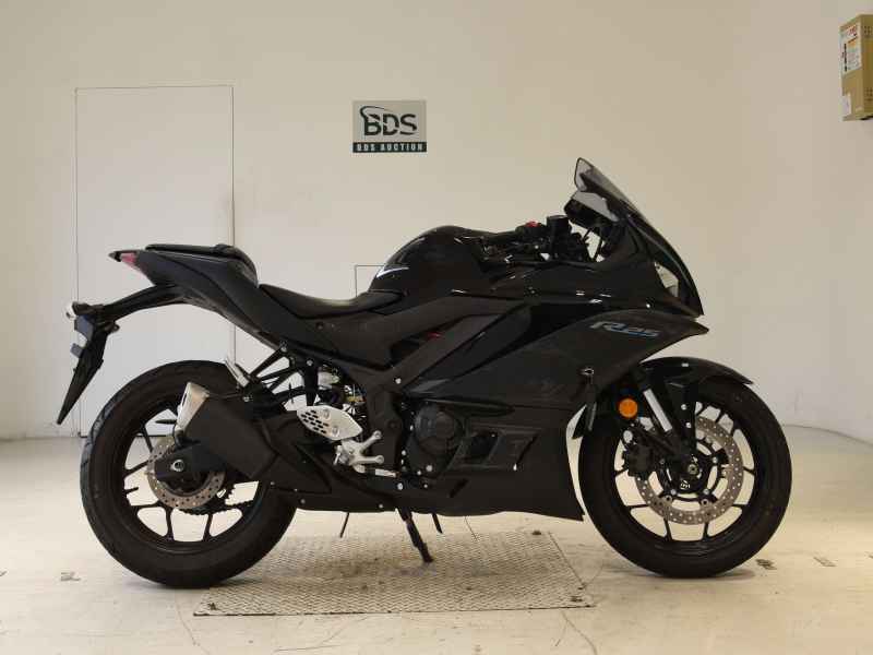 Yamaha YZF-R25 2023