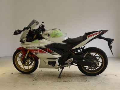 Yamaha YZF-R25 2022