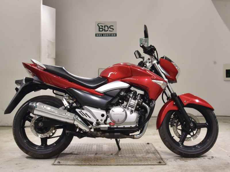 Suzuki GSR250