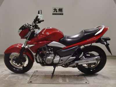 Suzuki GSR250