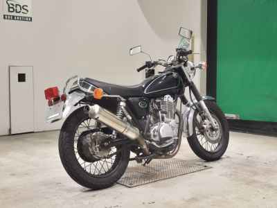 Yamaha SR400 2005