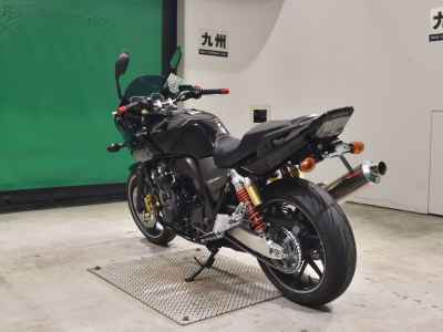 Honda CB400 Super Boldor 2015