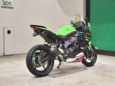 Kawasaki Ninja ZX-25R 2022