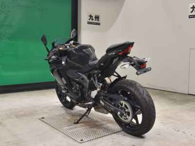 Kawasaki Ninja ZX-25R 2021