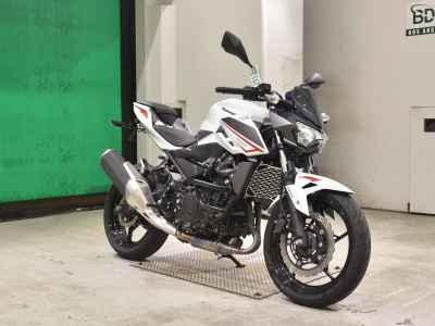 Kawasaki Z400 2022
