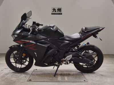 Yamaha YZF-R25 2018