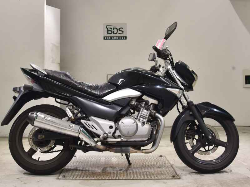 Suzuki GSR250