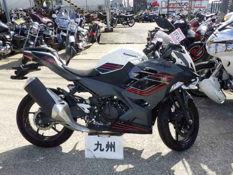 Kawasaki Ninja 400 2025