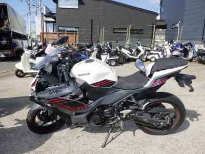 Kawasaki Ninja 400 2025