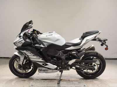 Kawasaki Ninja ZX-4R SE 2025