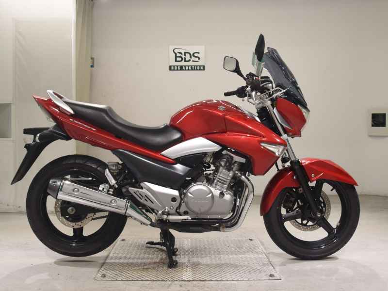 Suzuki GSR250