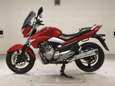 Suzuki GSR250