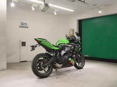 Kawasaki Ninja ZX-25R 2021