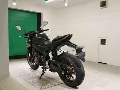 Honda CB650R E-Clutch 2024