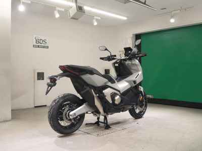 Honda X-Adv 750 2025