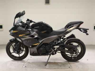 Kawasaki Ninja 400 2022