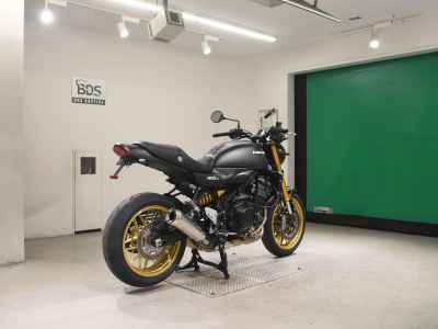 Kawasaki Z900RS SE 2025