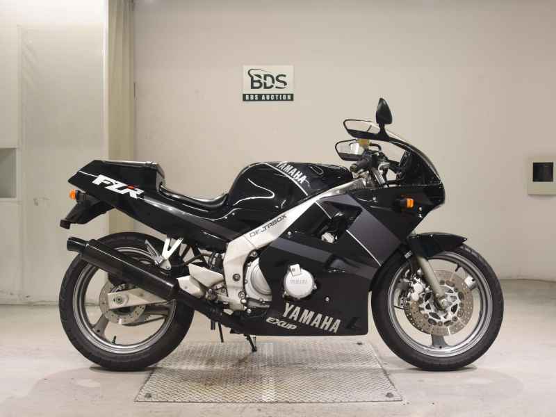 Yamaha FZR250R