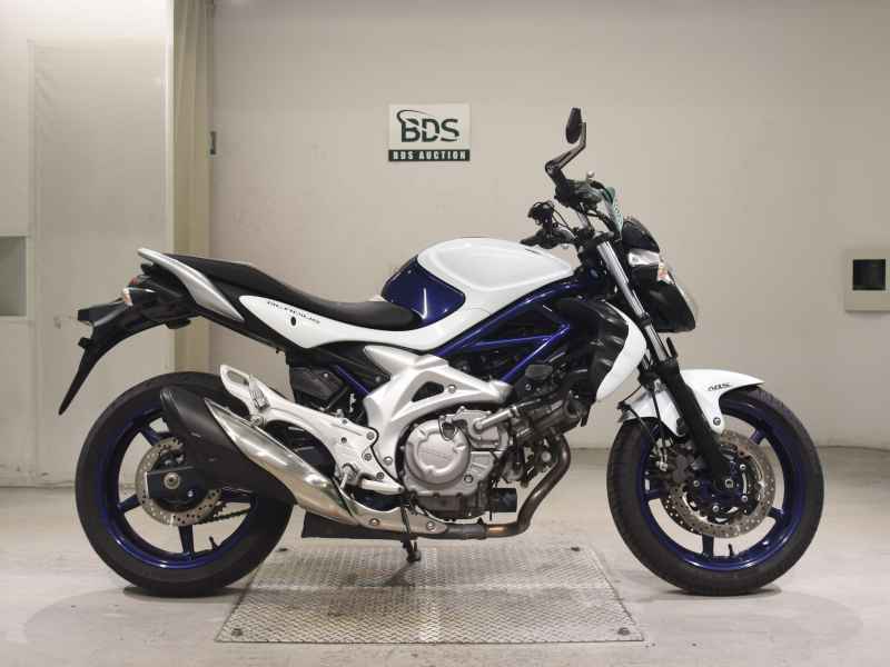 Suzuki Gladius SFV400 2011