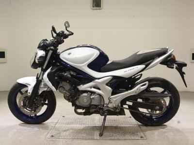 Suzuki Gladius SFV400 2011