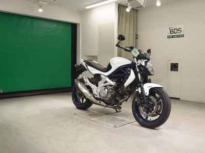 Suzuki Gladius SFV400 2011