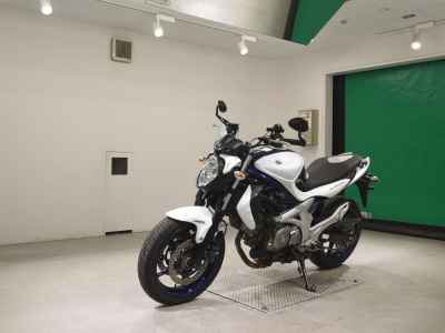 Suzuki Gladius SFV400 2011