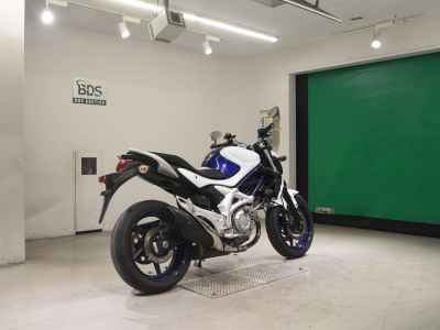 Suzuki Gladius SFV400 2011