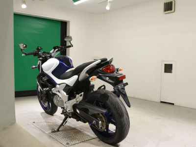 Suzuki Gladius SFV400 2011