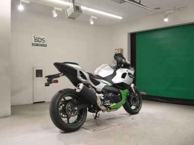 Kawasaki Ninja 7 Hybrid 2025