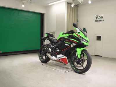 Kawasaki Ninja ZX-25R 2022