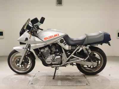 Suzuki GSX250S Katana