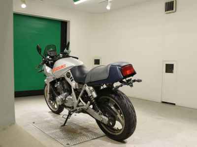 Suzuki GSX250S Katana