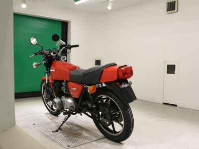 Kawasaki Z500 2022
