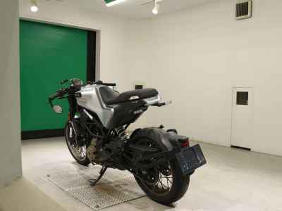 Husqvarna Svartpilen 401 2021