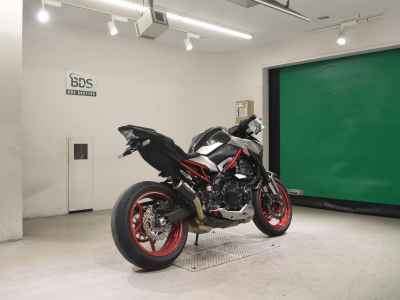 Kawasaki Z900 2023