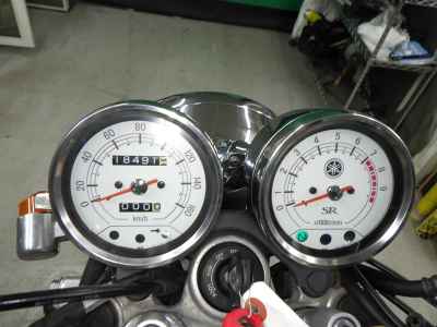 Yamaha SR400 2021