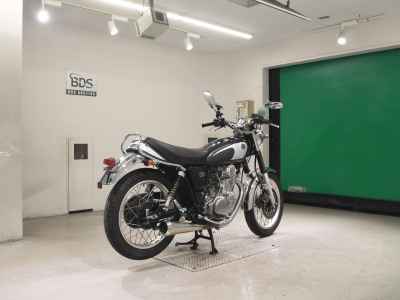 Yamaha SR400 2021