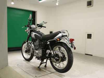 Yamaha SR400 2021