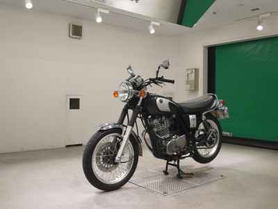 Yamaha SR400 2021