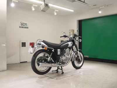 Yamaha SR400 2021