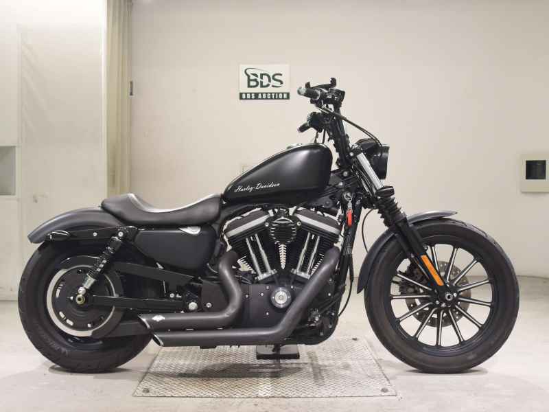 Harley-Davidson Sportster Iron XL883N 2012