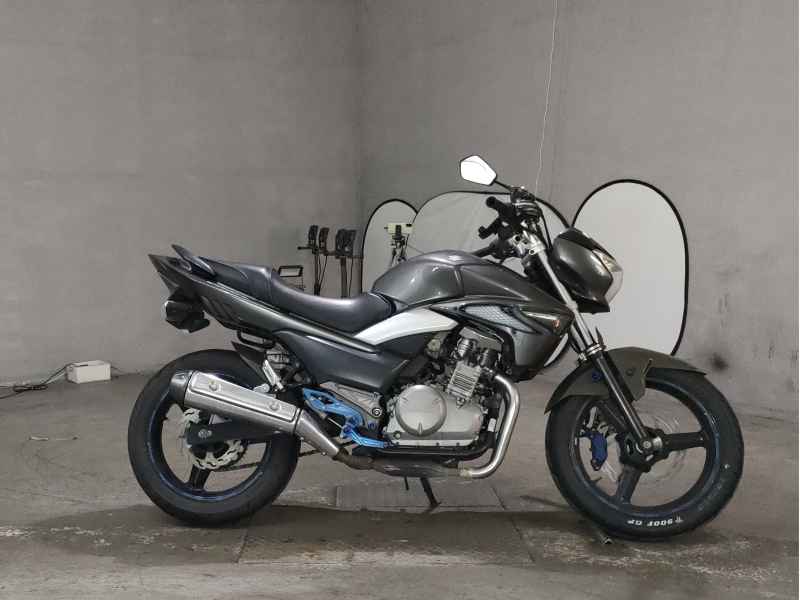 Suzuki GSR250