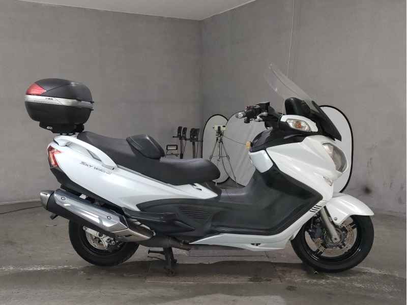 Suzuki Skywave 650
