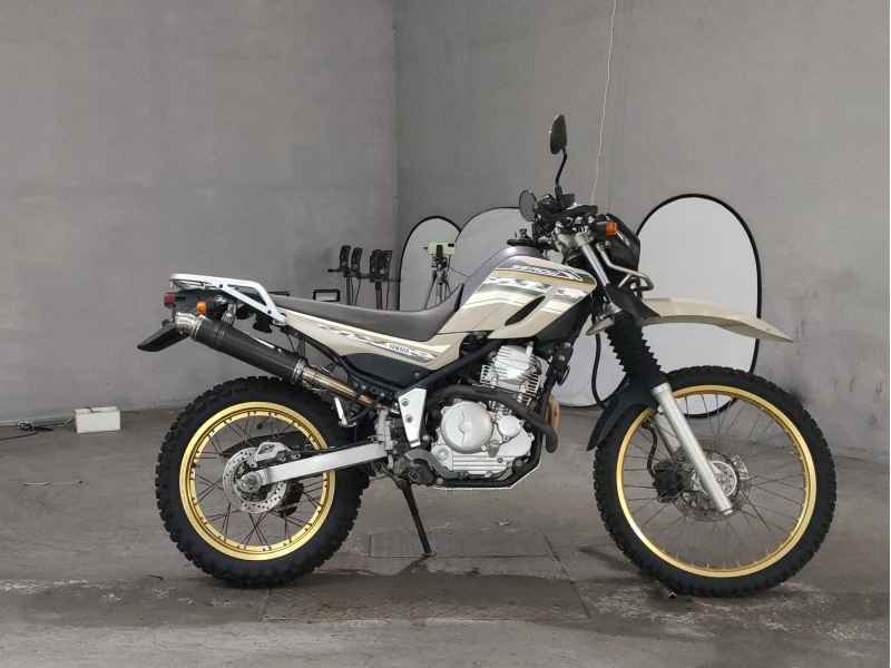 Yamaha XT250 Serow 2016