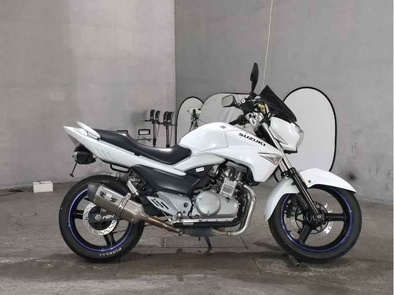 Suzuki GSR250