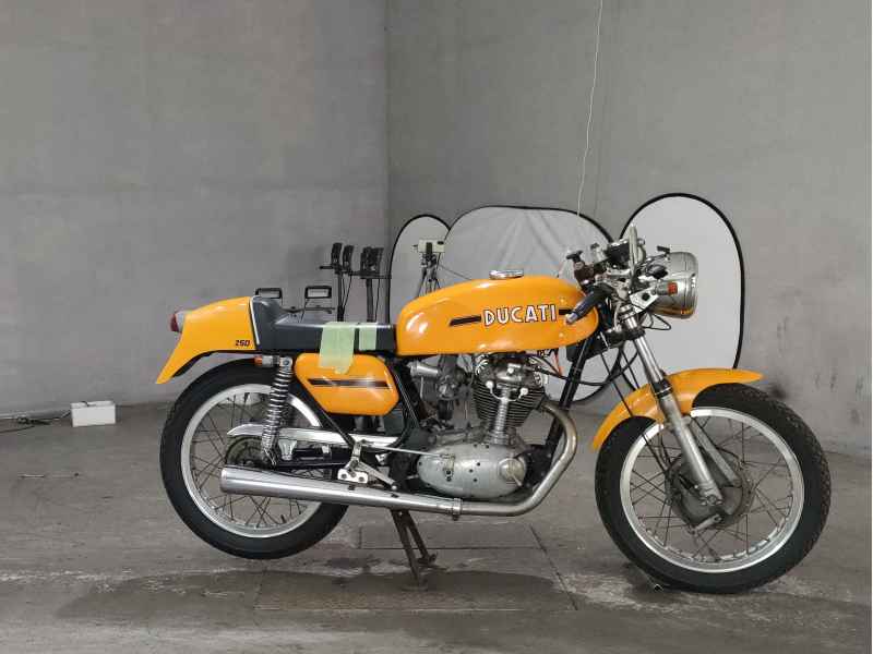 Ducati 250 DESMO